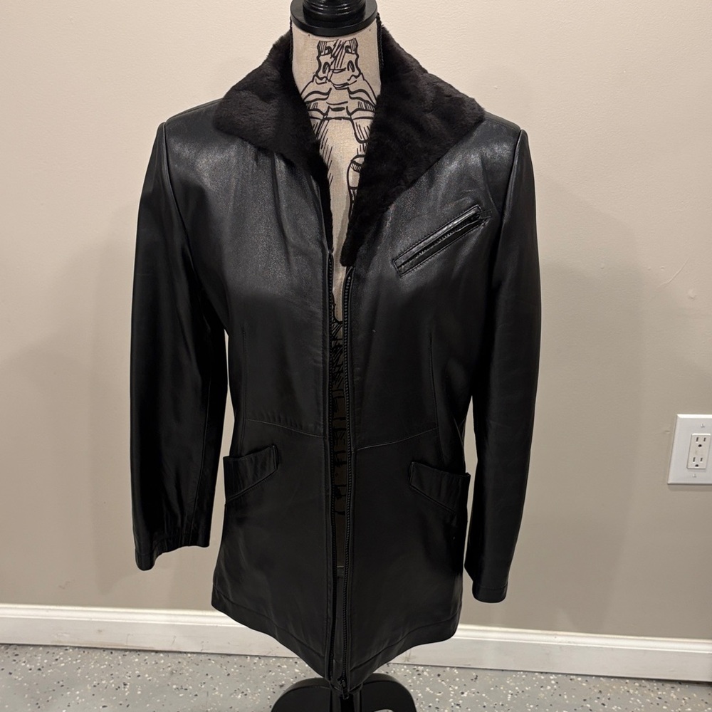 Pre- Owned Cuir Givenchy Black Leather Jacket with Fur Collar